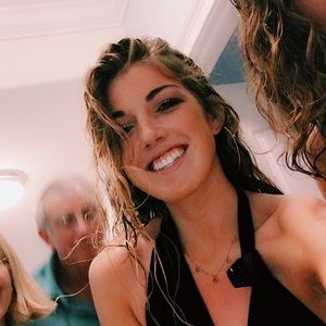 Meet your Posher, Lizzie